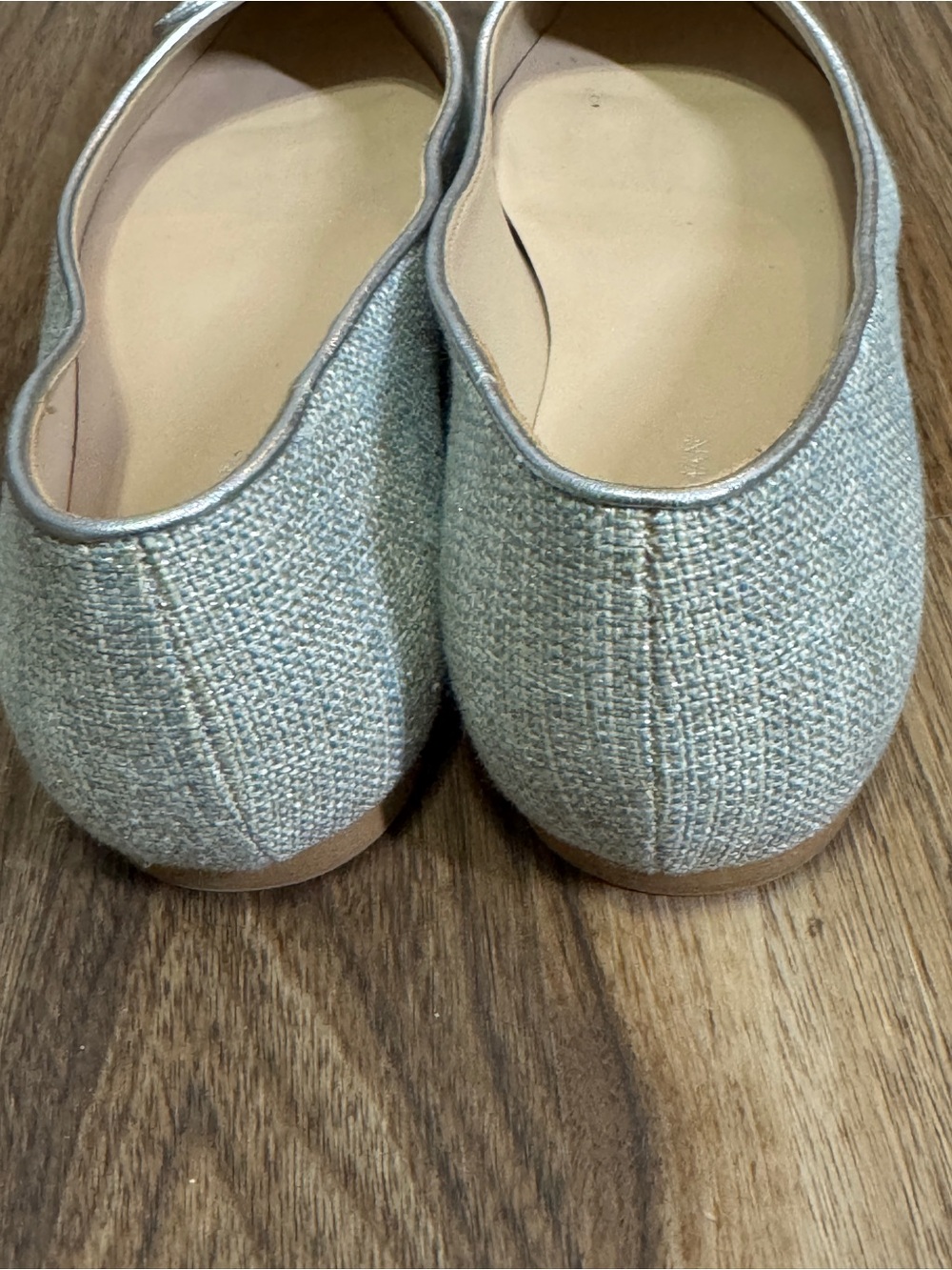 Stuart Weitzman Gabby Bow Pointed  Womens Flats in Gray Shimmery Fabric Sz. 7 - Picture 8 of 14